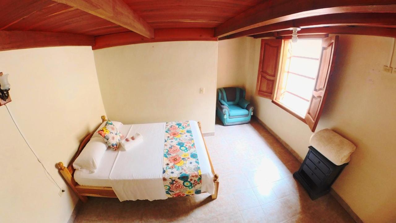 La Casa De Las Flores Hostal Jardin Exterior foto